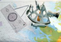 Foto: &Uuml;bungsseekarte mit Portland-Plotter und Sextant