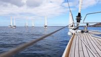 Foto: Regatta-Yachten nach dem Start